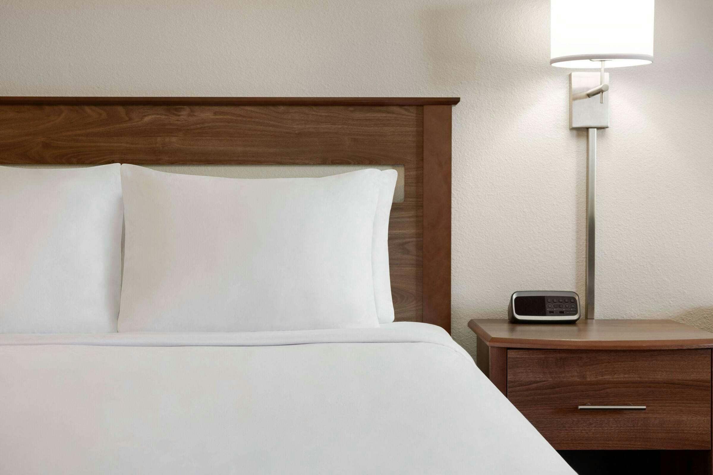 Hotel Travelodge Vaughn photo 2