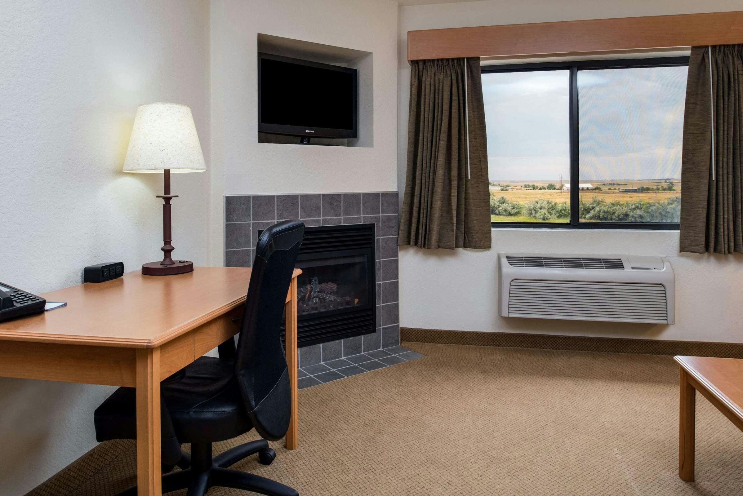 Hotel AmericInn Belle Fch photo 5