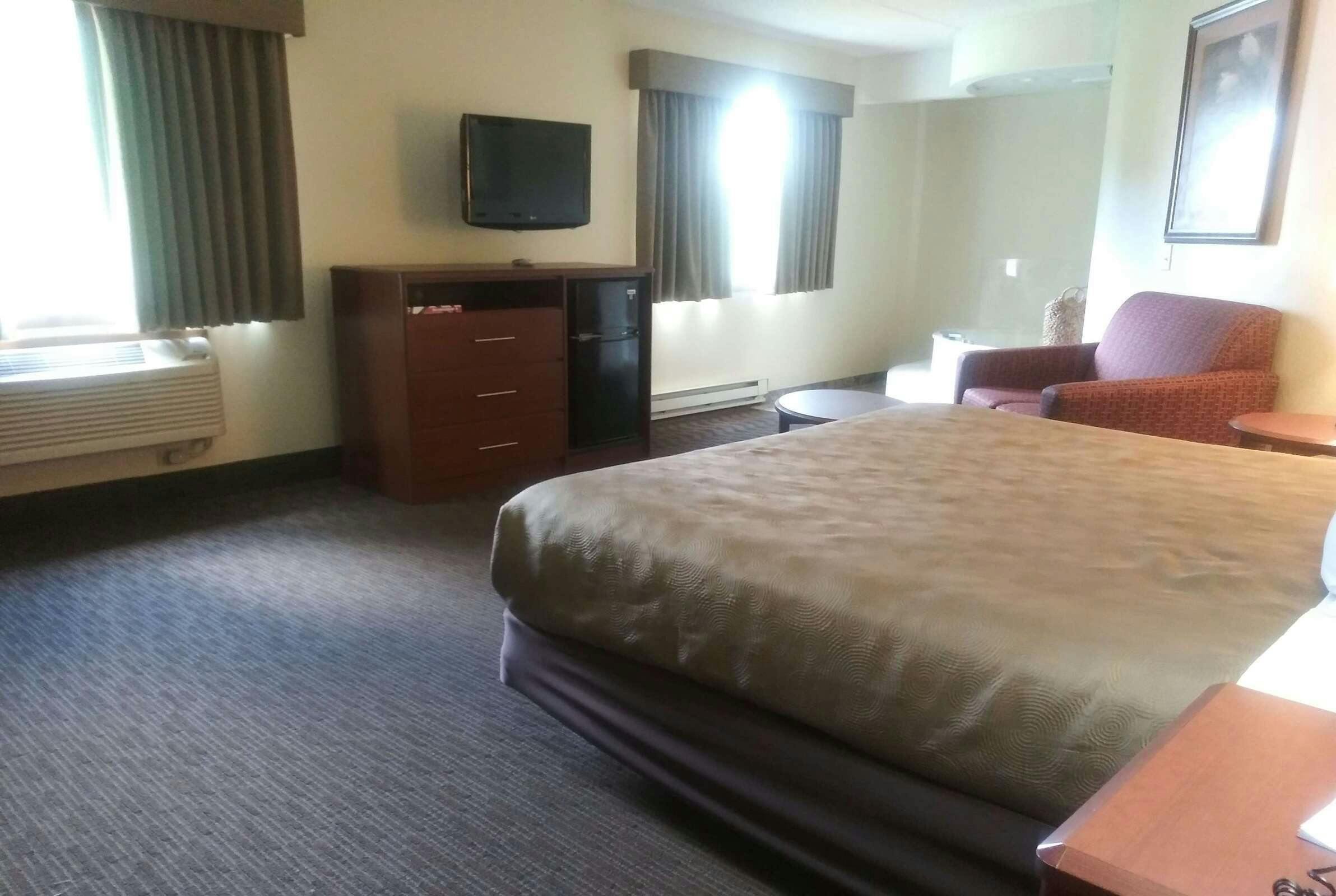 Hotel AmericInn by Wyndham Red Wing photo 5