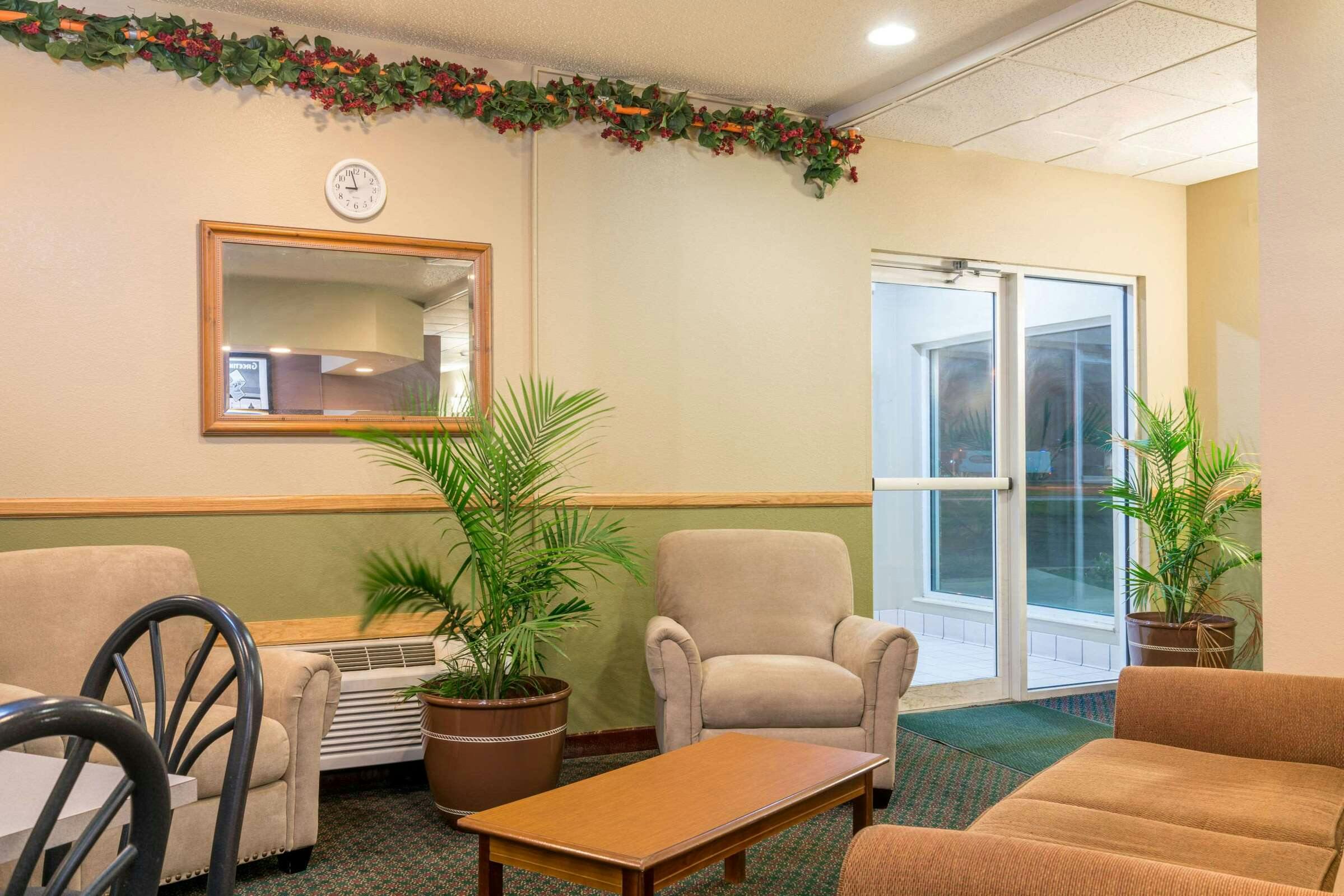 Hotel Super 8 by Wyndham Beresford photo 5