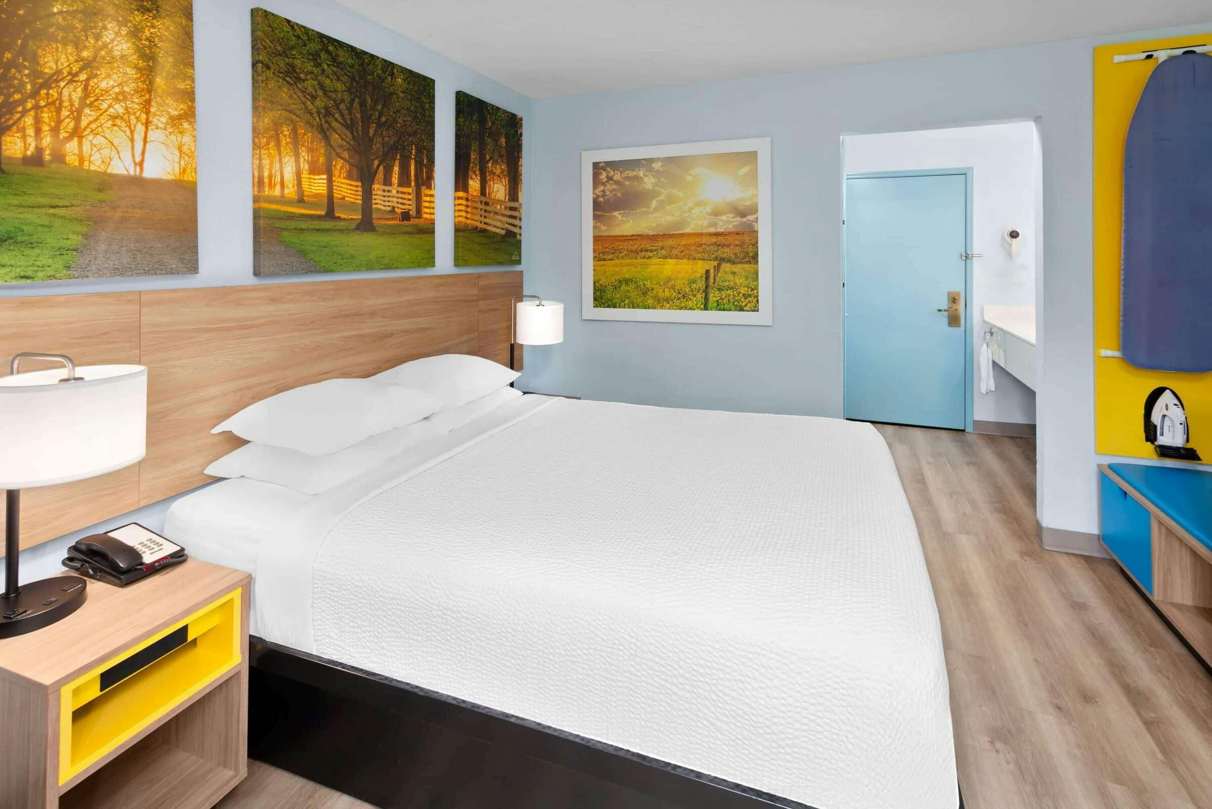 Hotel Days Inn & Suites by Wyndham Siler City photo 1