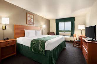 Hotel Baymont by Wyndham Fremont photo 1