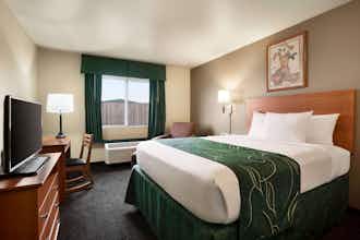 Hotel Baymont by Wyndham Fremont photo 2