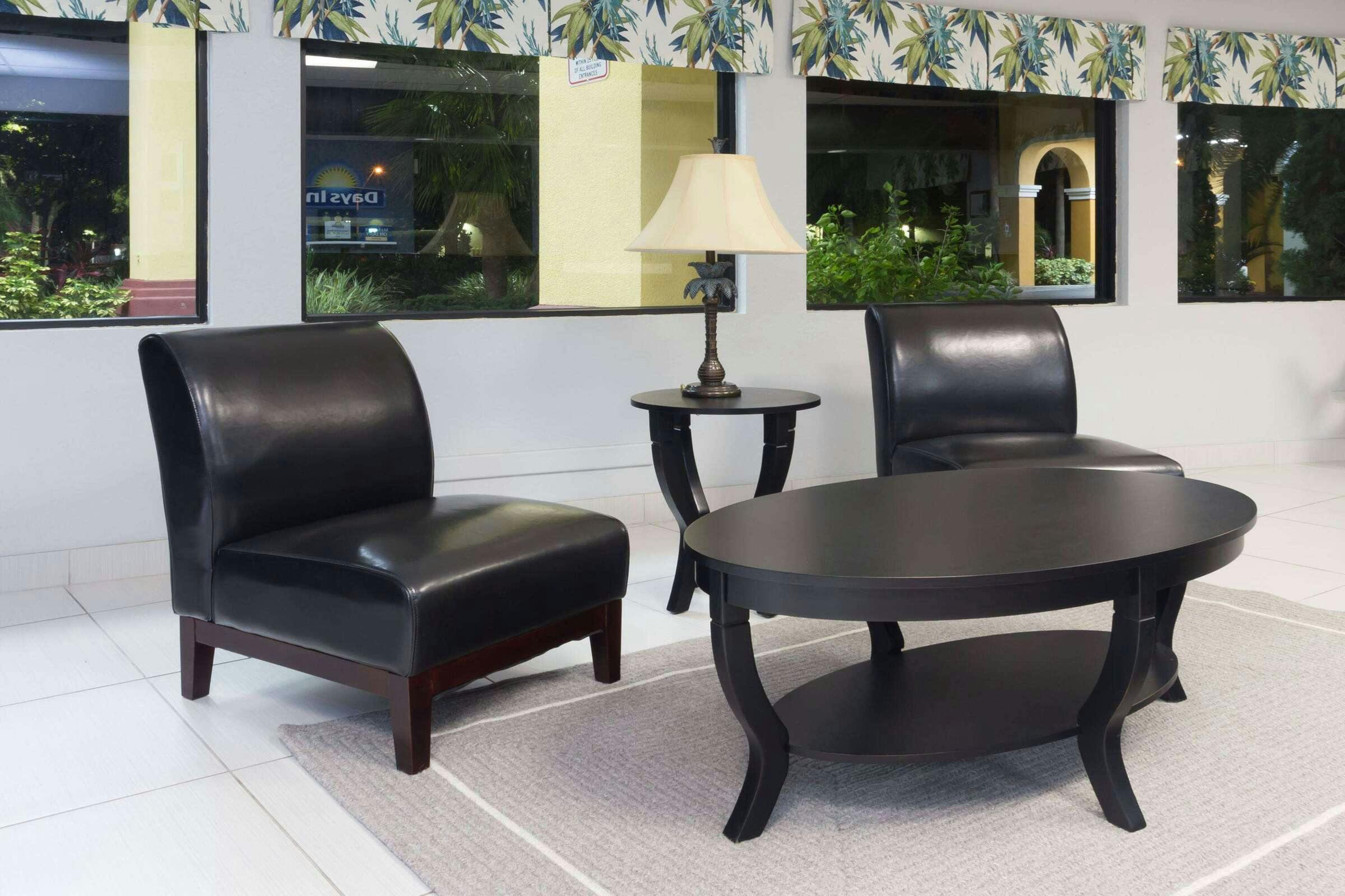 Hotel Days Inn by Wyndham Sarasota I-75 photo 1