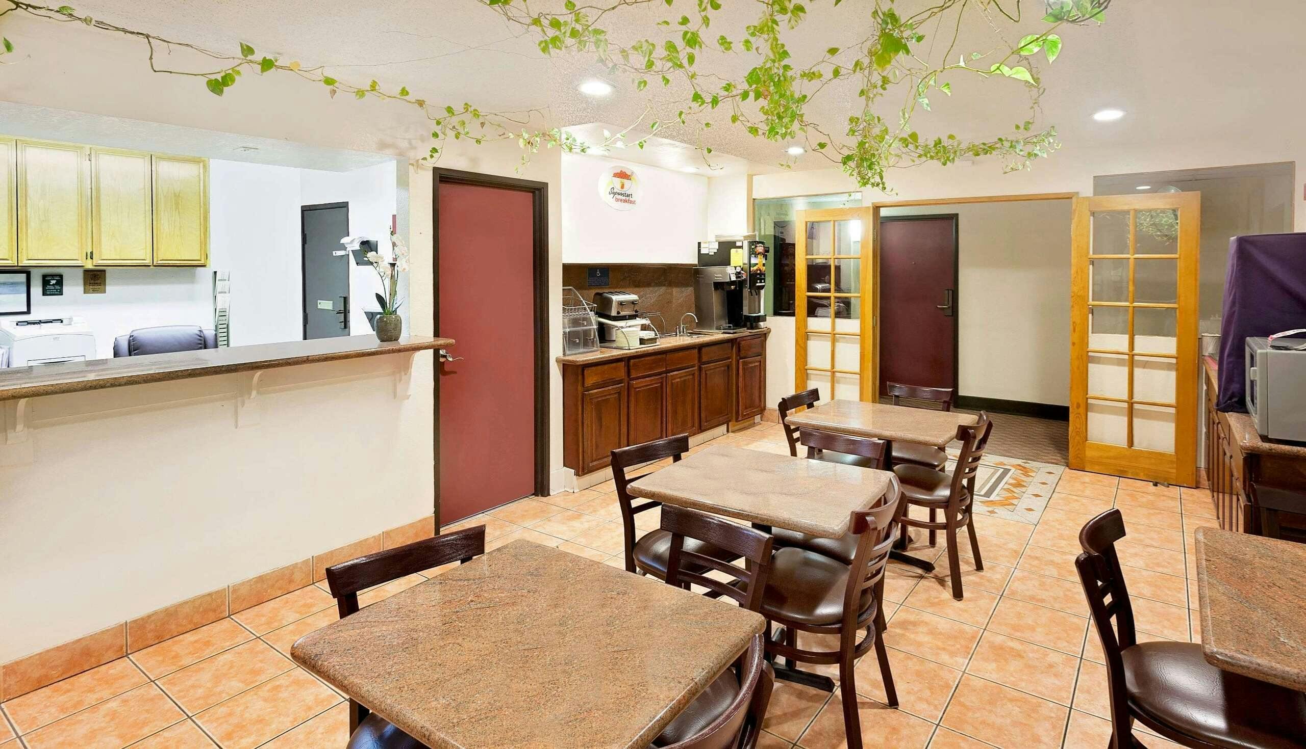 Hotel Super 8 Yucca Val Jshua Tree N photo 1
