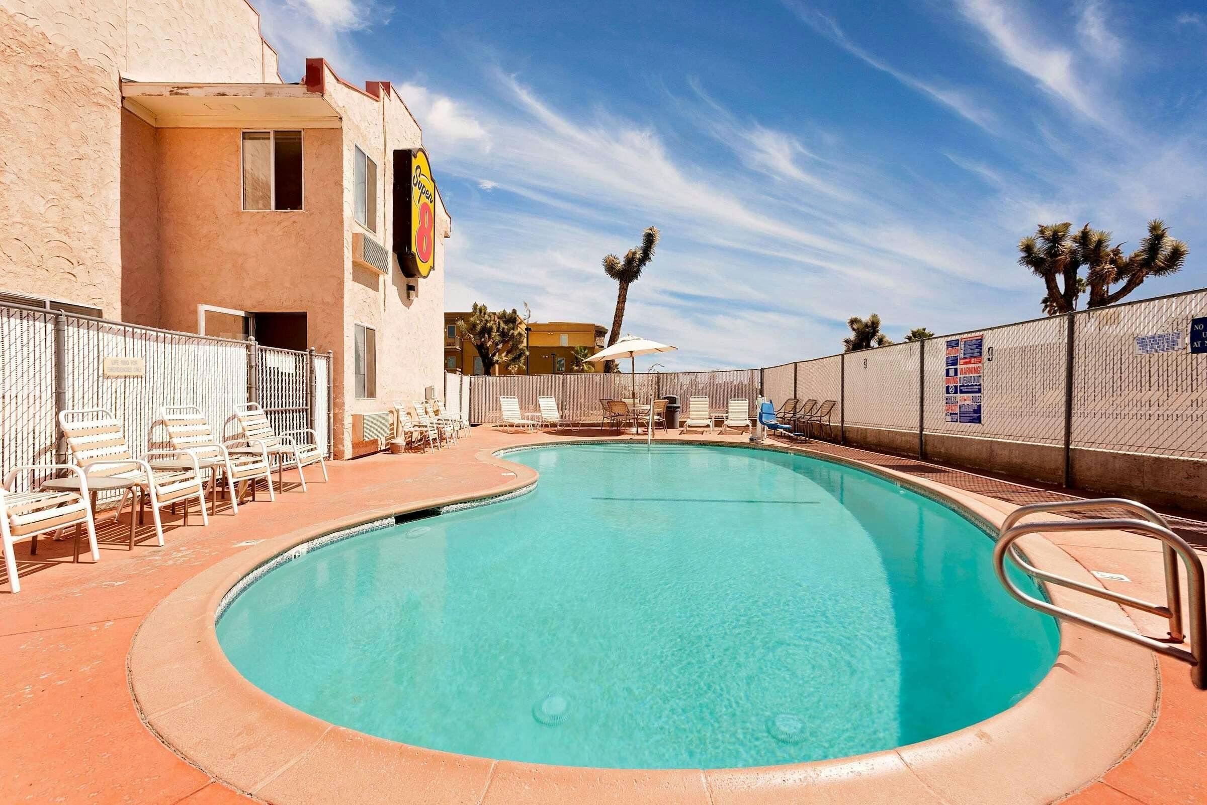 Hotel Super 8 Yucca Val Jshua Tree N photo 2