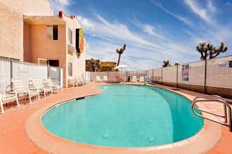 Hotel Super 8 Yucca Val Jshua Tree N photo 2