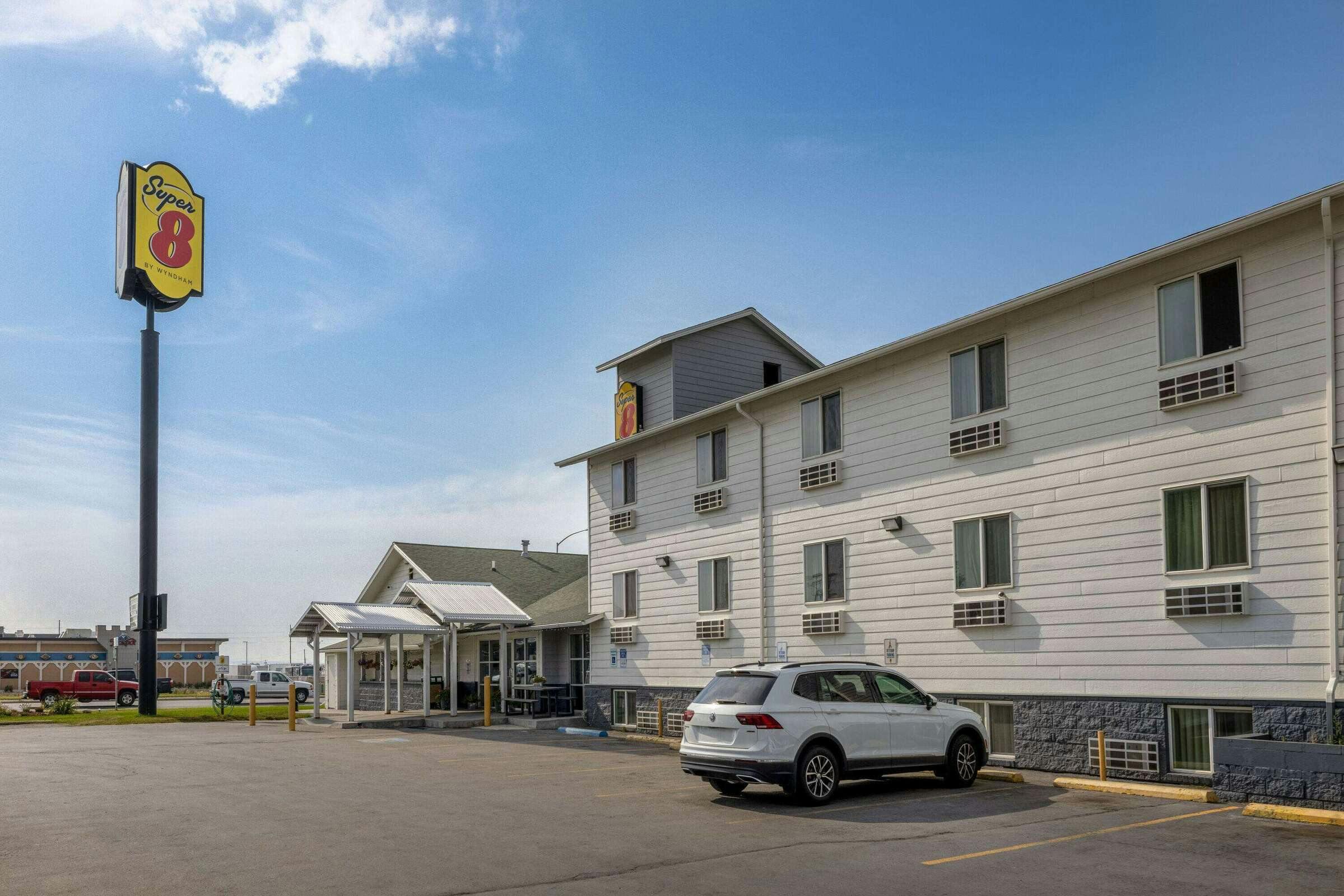 Hotel Super 8 Belgrade Bozeman Arpt photo 1