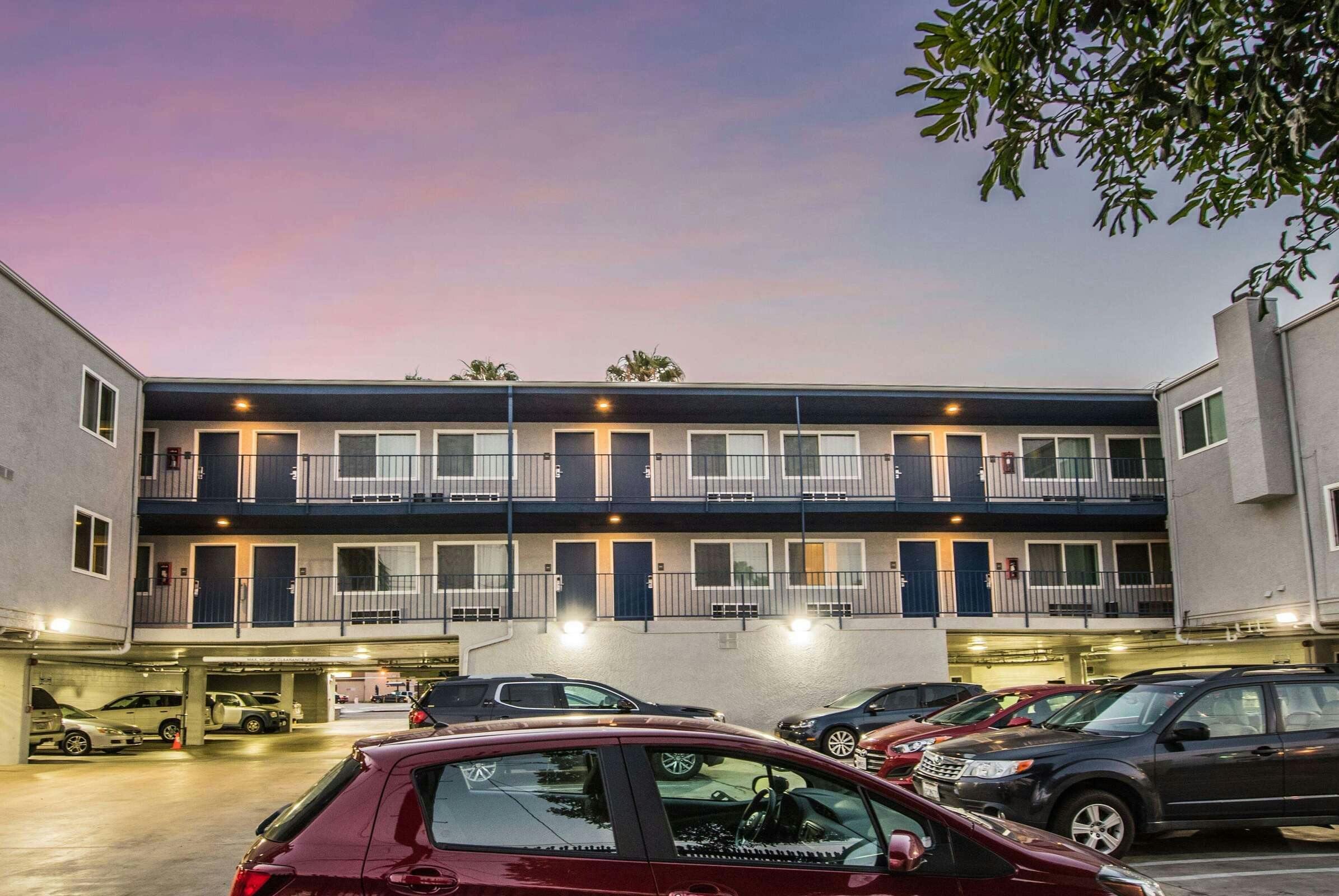 Hotel Travelodge Culver City photo 4