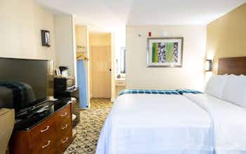 Hotel Baymont Inn CollegePark South photo 1