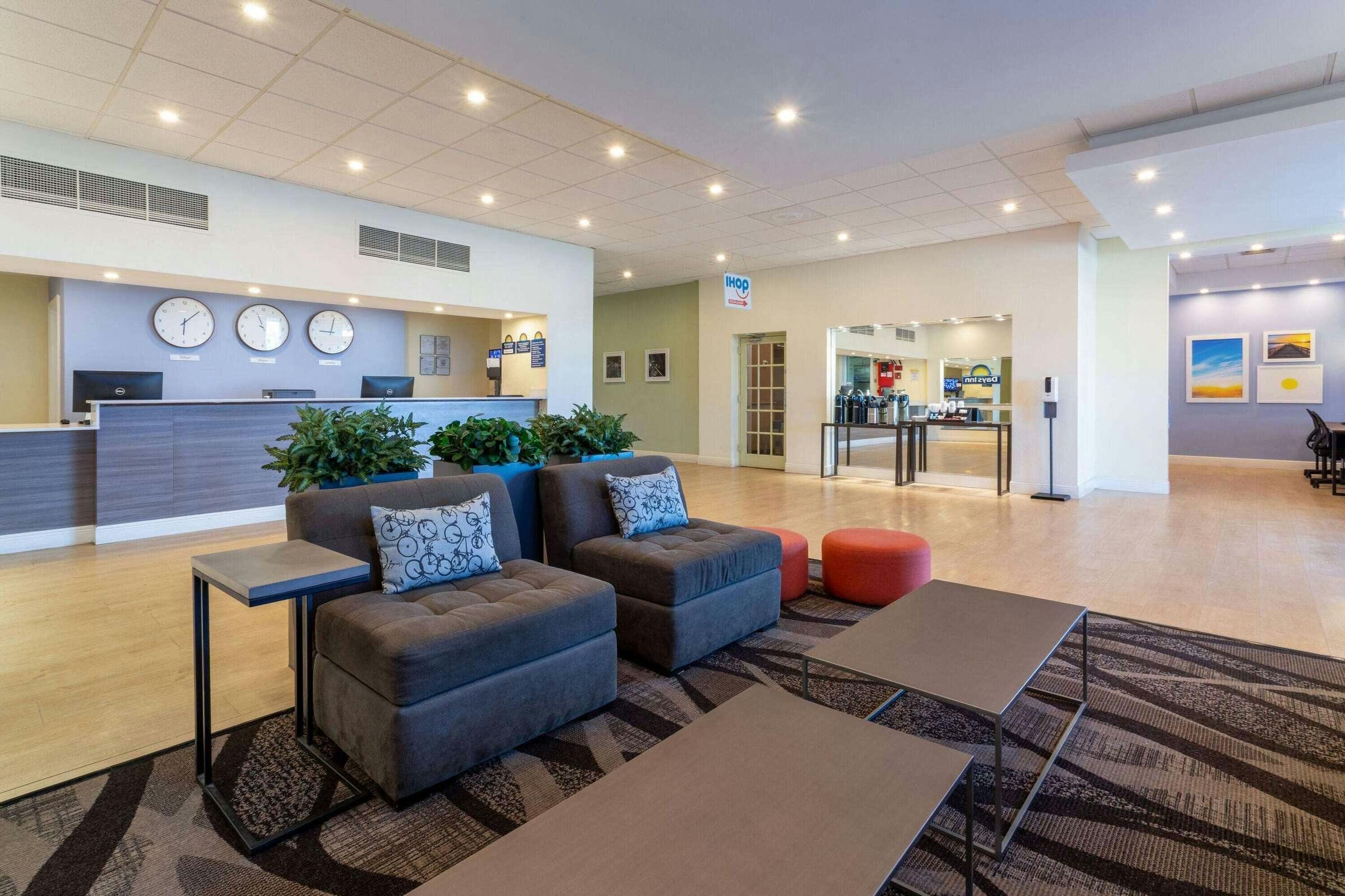 Hotel Days Inn by Wyndham Titusville Kennedy Space Center photo 3