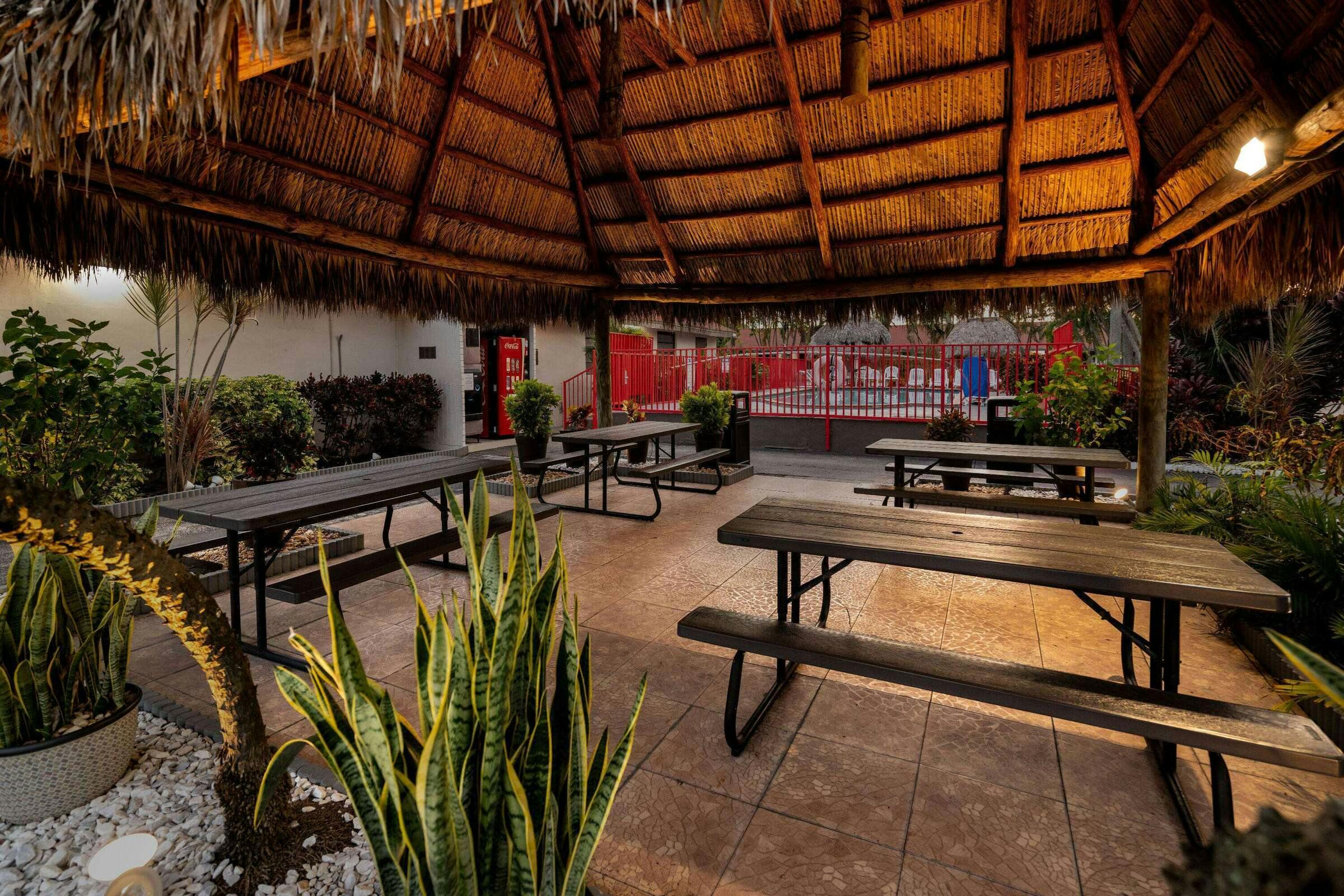 Hotel Super 8 Florida City/Gateway photo 3