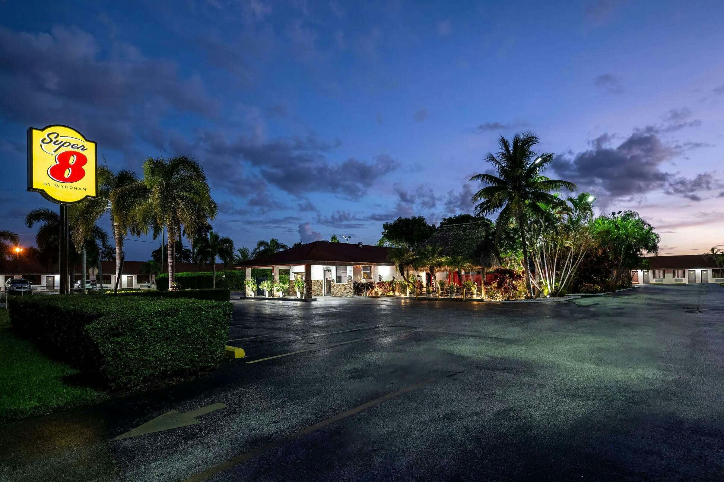 Hotel Super 8 Florida City/Gateway photo 4