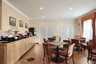 Hotel Ramada Elizabethtown photo 3