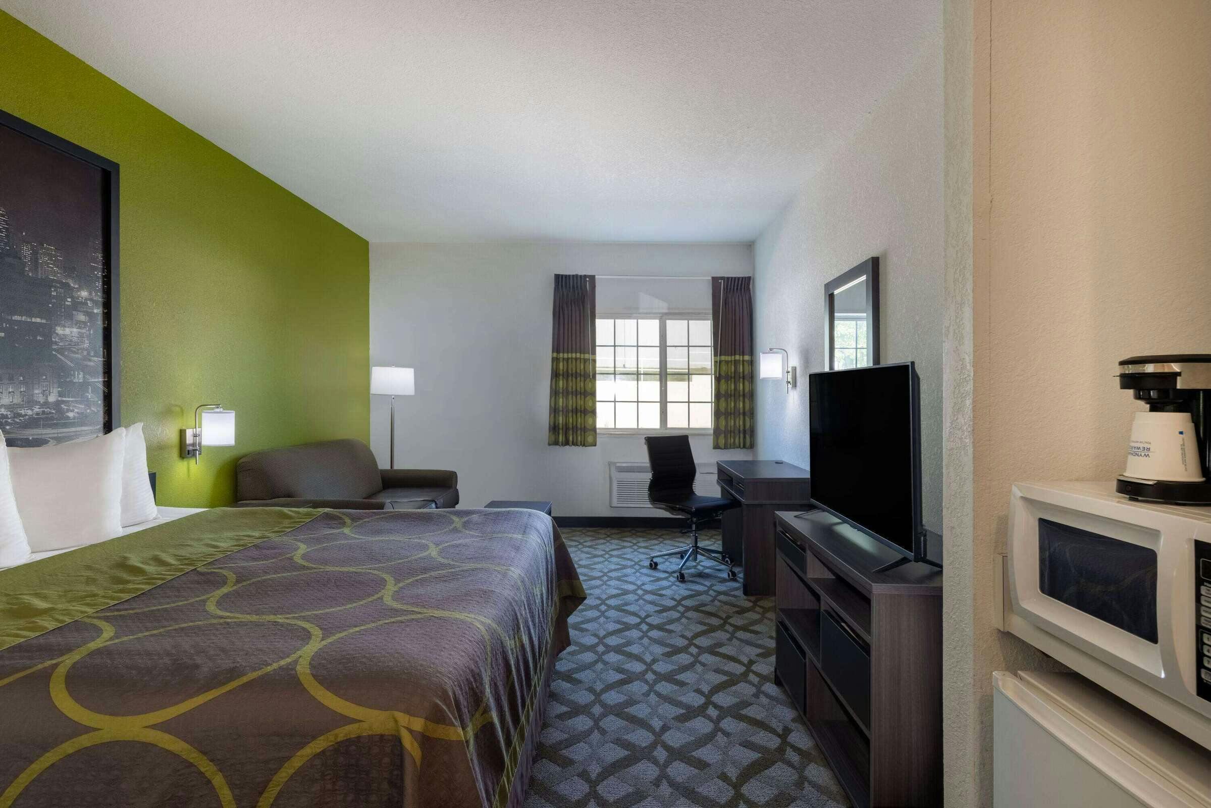 Hotel Super 8 by Wyndham De Soto photo 3