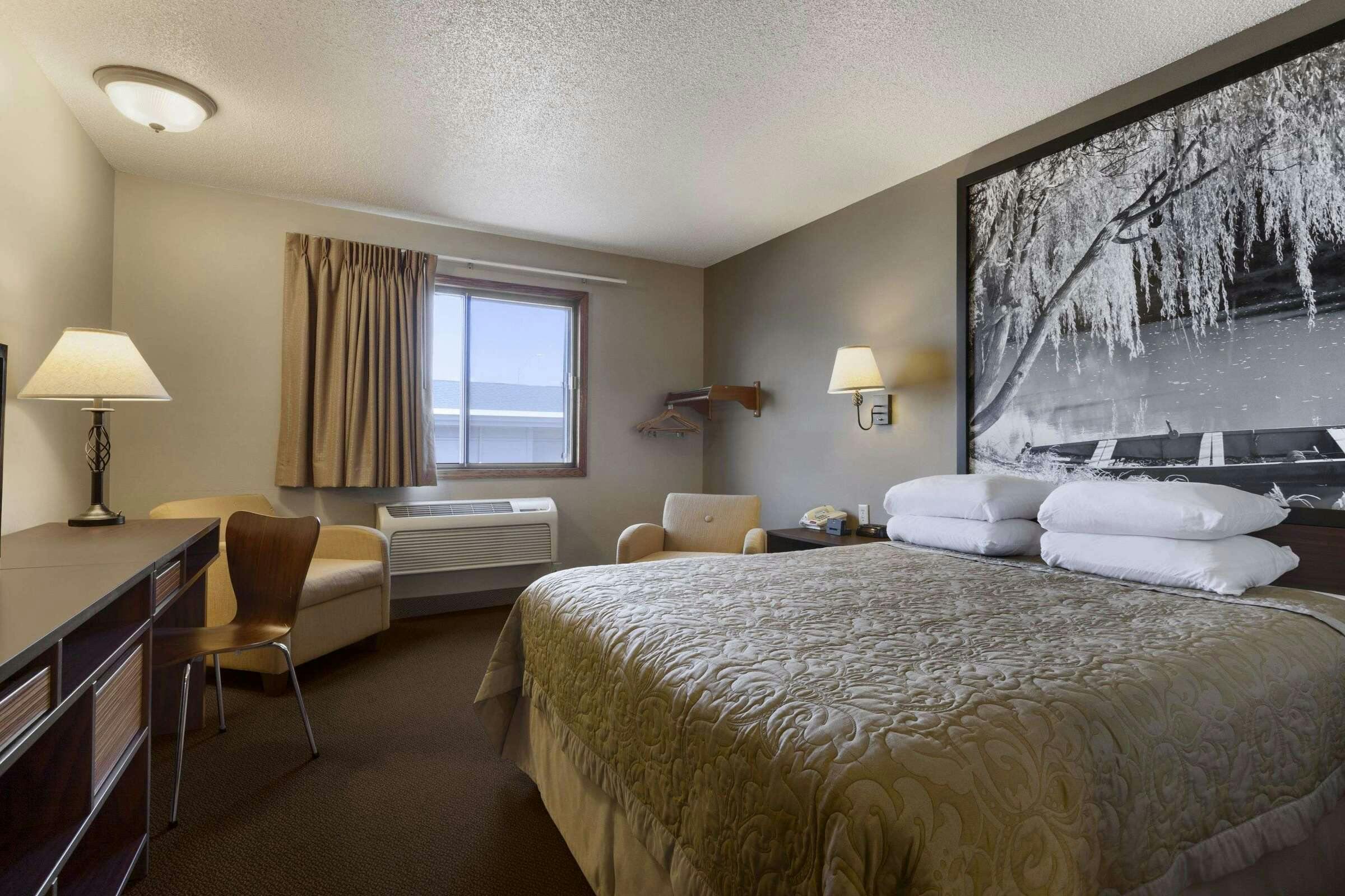 Hotel Super 8 Sioux Falls/41st St photo 3