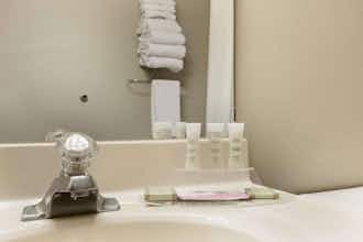 Hotel Super 8 Sioux Falls/41st St photo 4