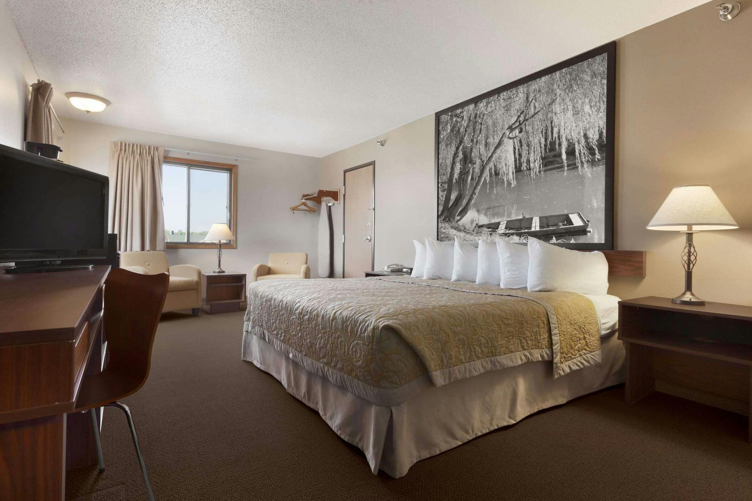 Hotel Super 8 Sioux Falls/41st St photo 5