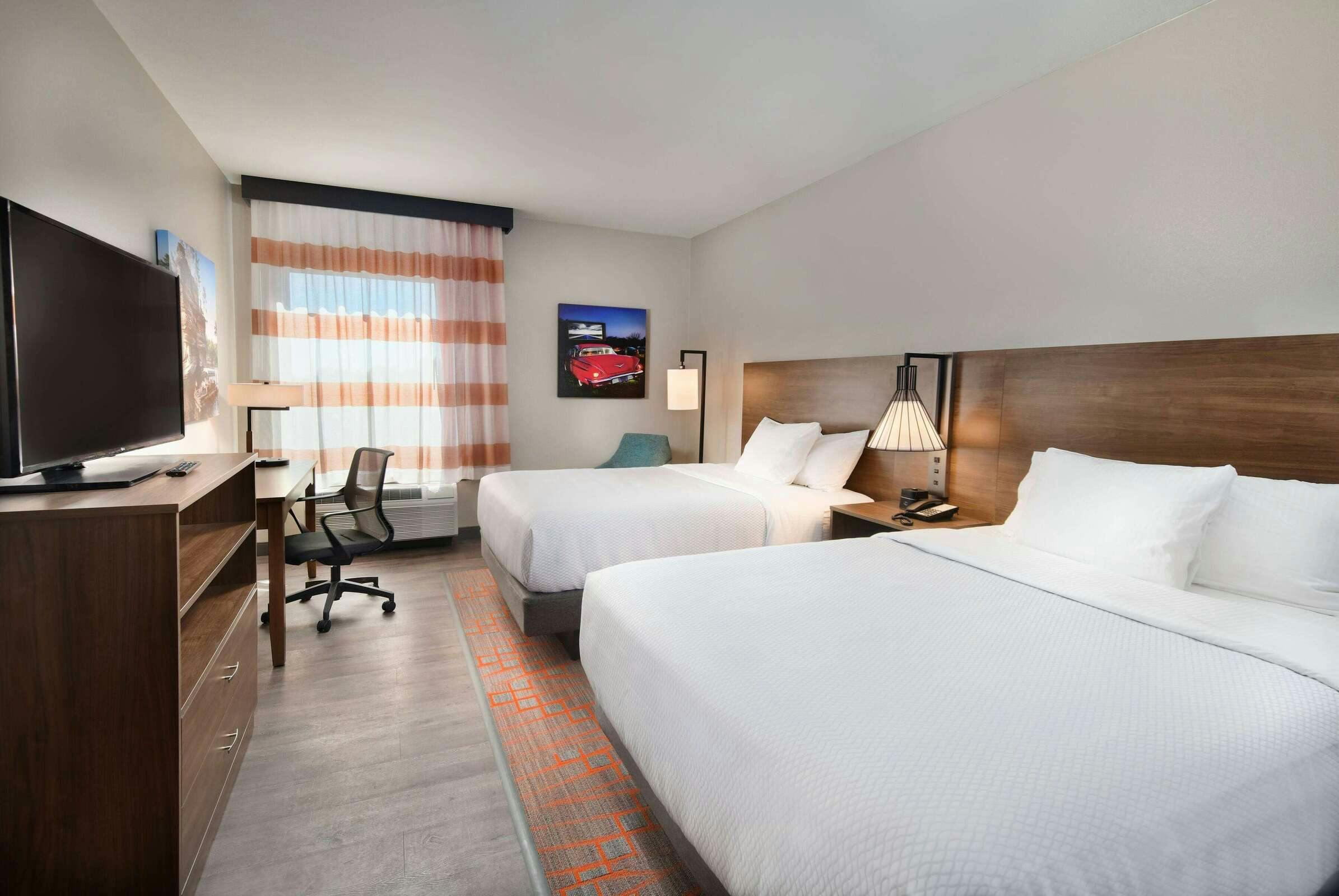 Hotel La Quinta Inn & Ste by Wyndham Wisconsin Dells- Lake Delton photo 2