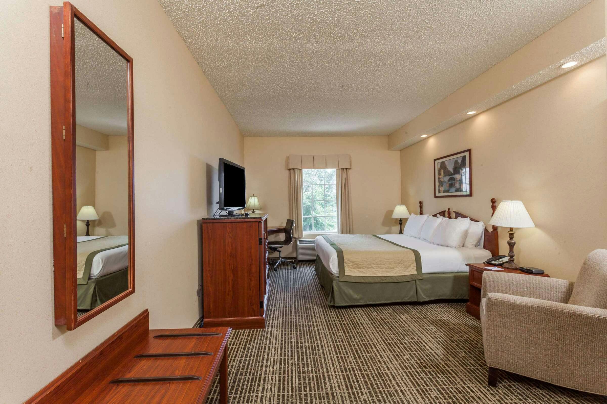 Hotel Baymont IS Columbia Maury photo 3