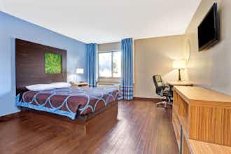 Hotel Super 8 Louisville Airport photo 4