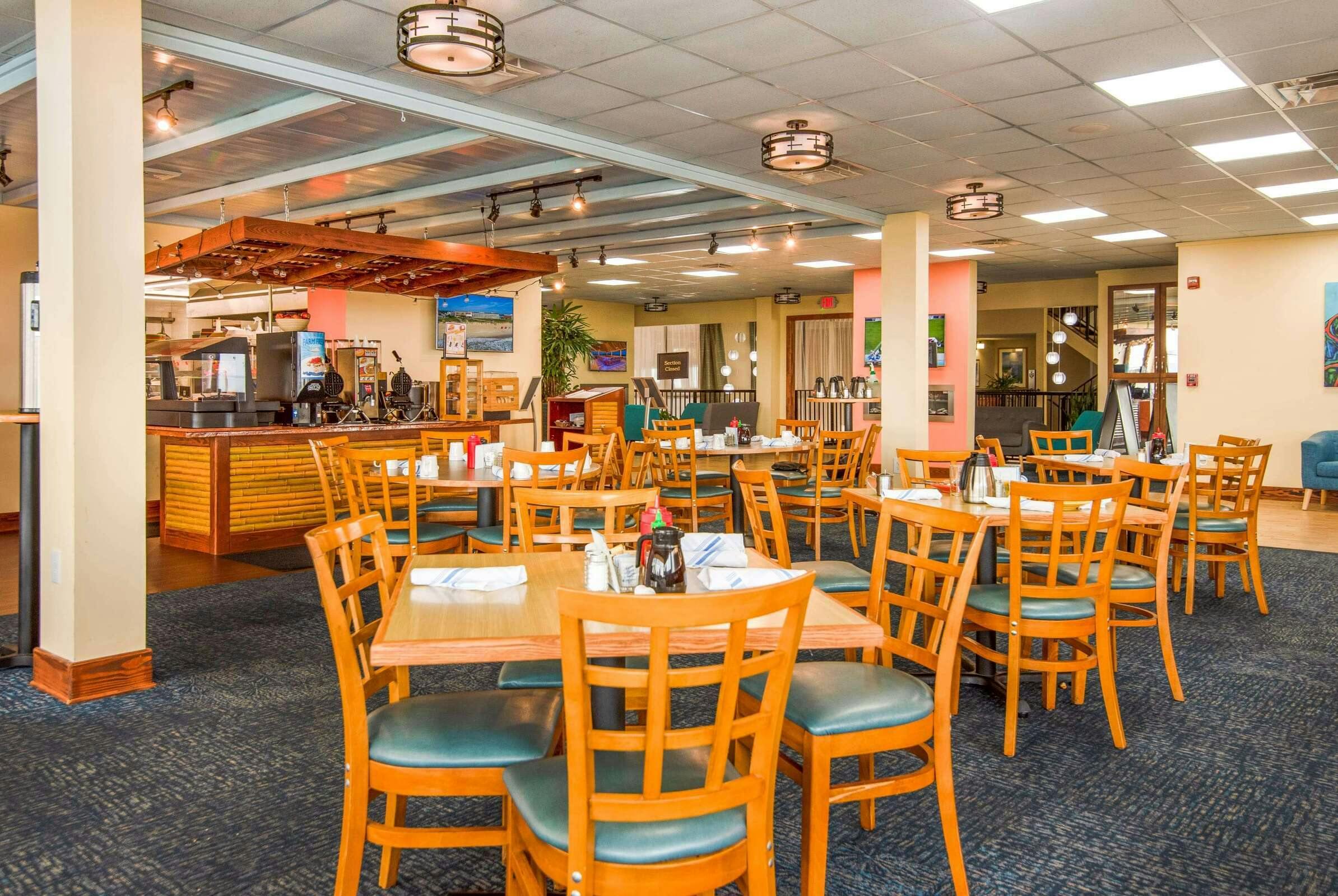 Hotel Ramada Plaza by Wyndham Nags Head Oceanfront photo 1