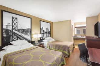 Hotel Super 8 by Wyndham Martinez photo 3
