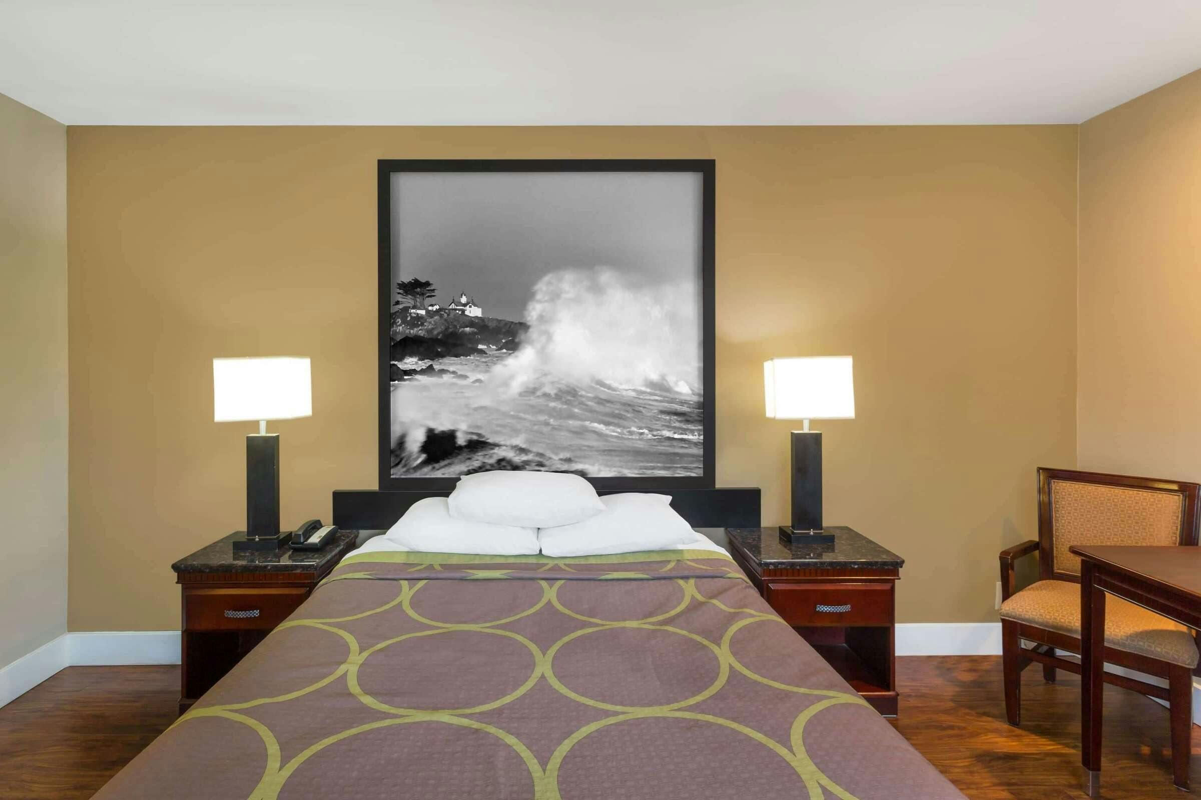 Hotel Super 8 by Wyndham Martinez photo 5