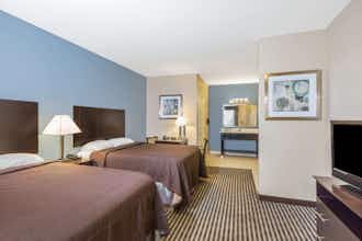 Hotel Super 8 Center photo 2