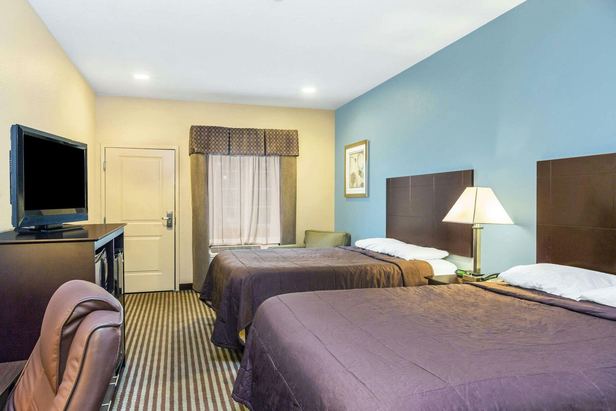 Hotel Super 8 Center photo 4