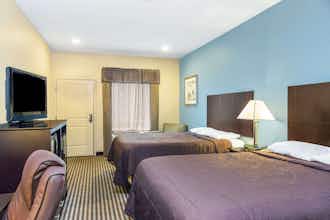 Hotel Super 8 Center photo 4