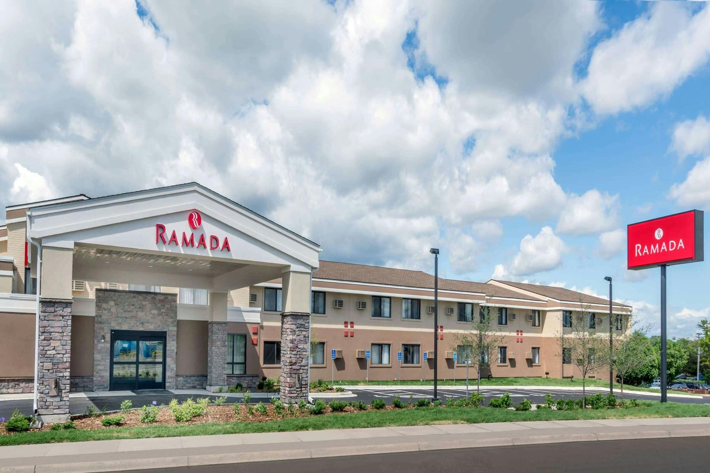 Ramada Minneapolis GoldValley