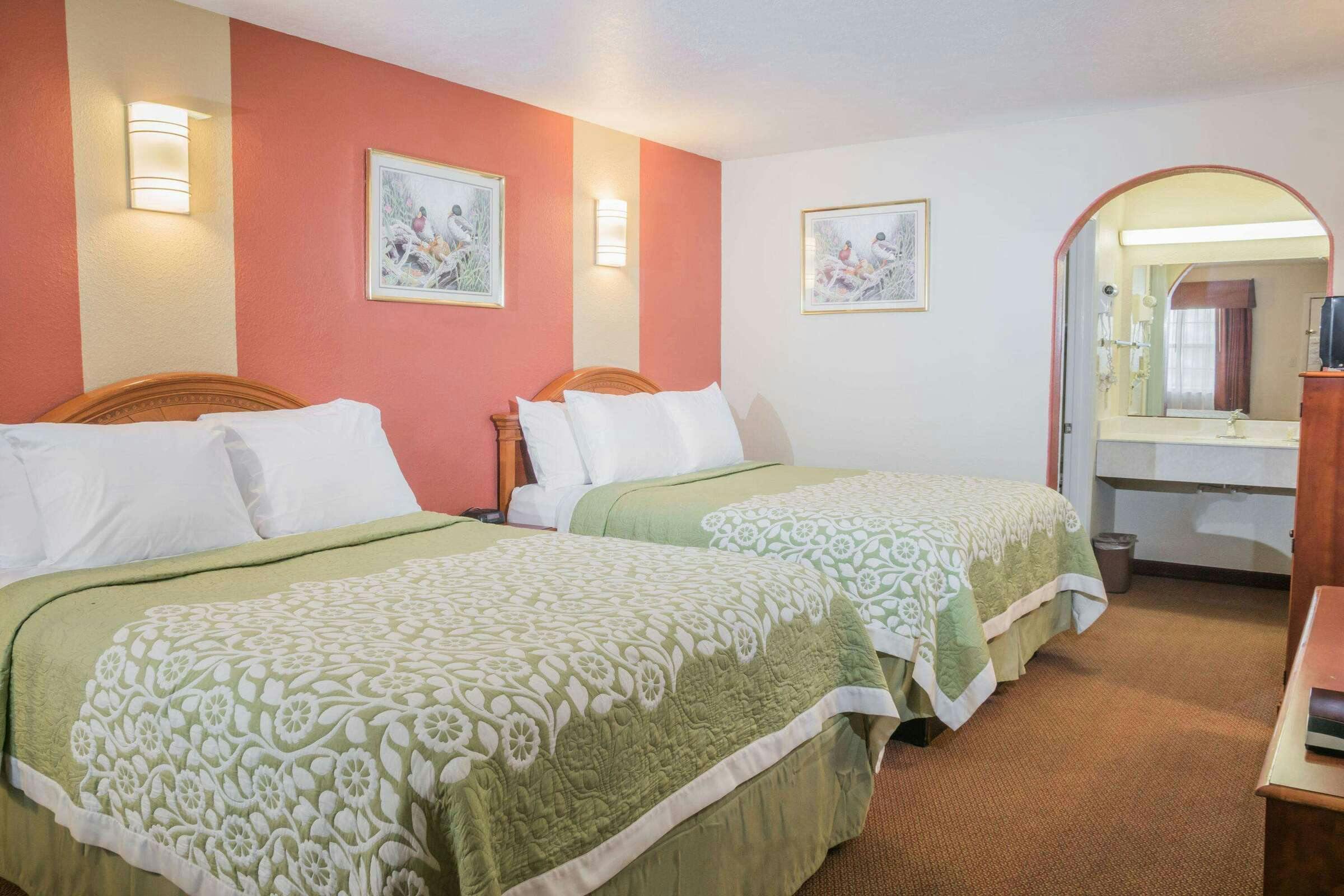 Hotel Days Inn by Wyndham Bastrop photo 3