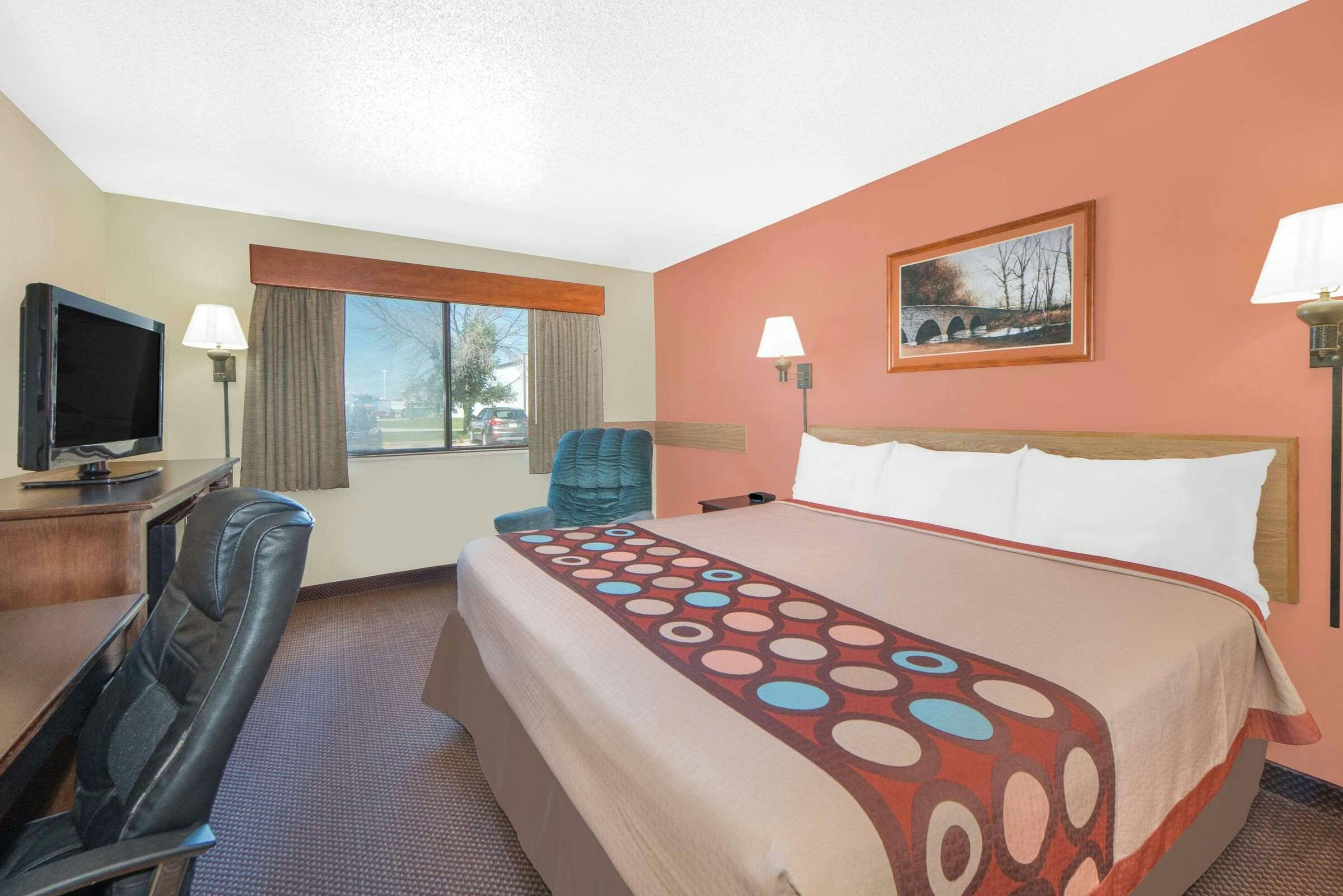 Hotel Super 8 Ottumwa IA photo 3