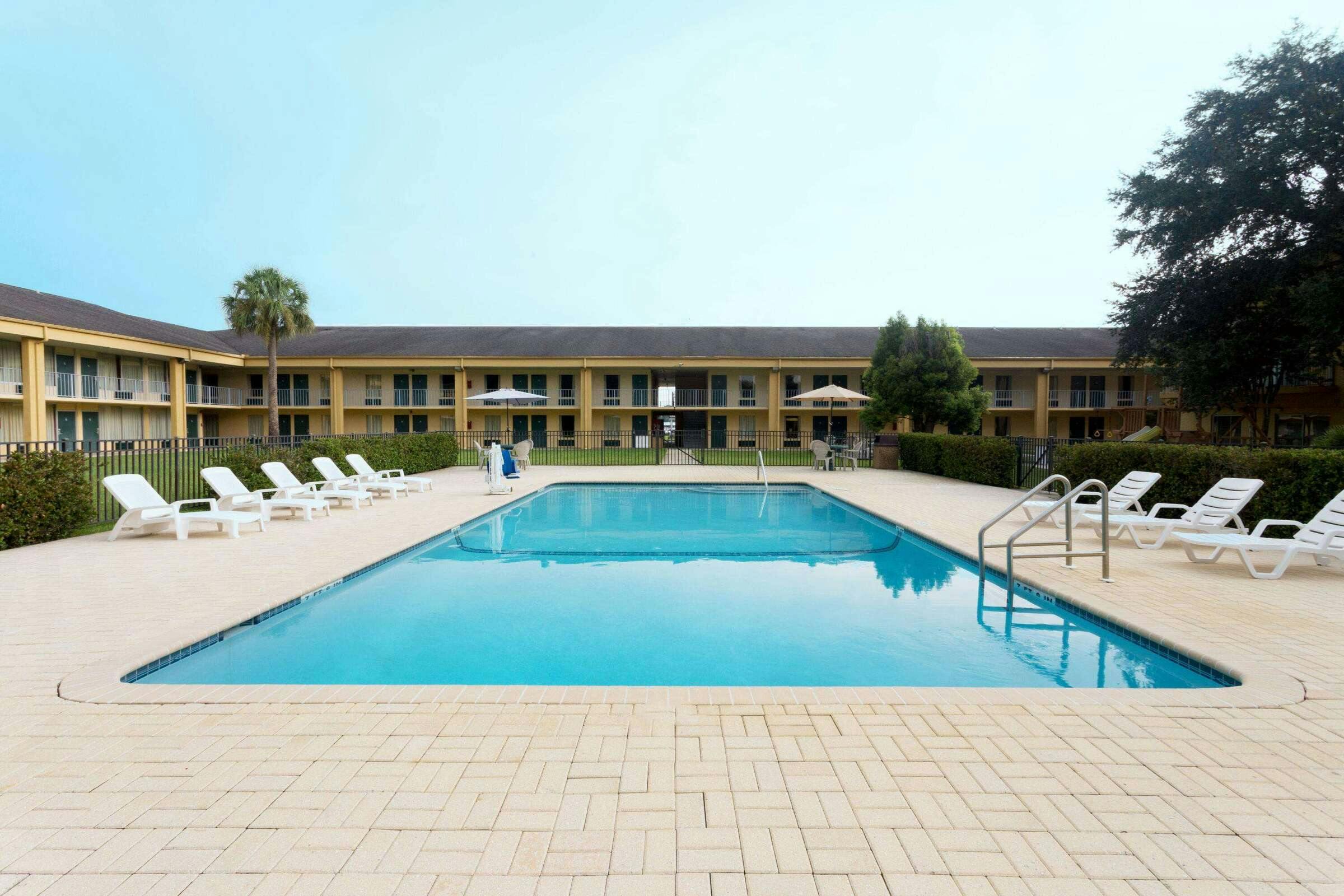 Hotel Days Inn by Wyndham Crystal River photo 4