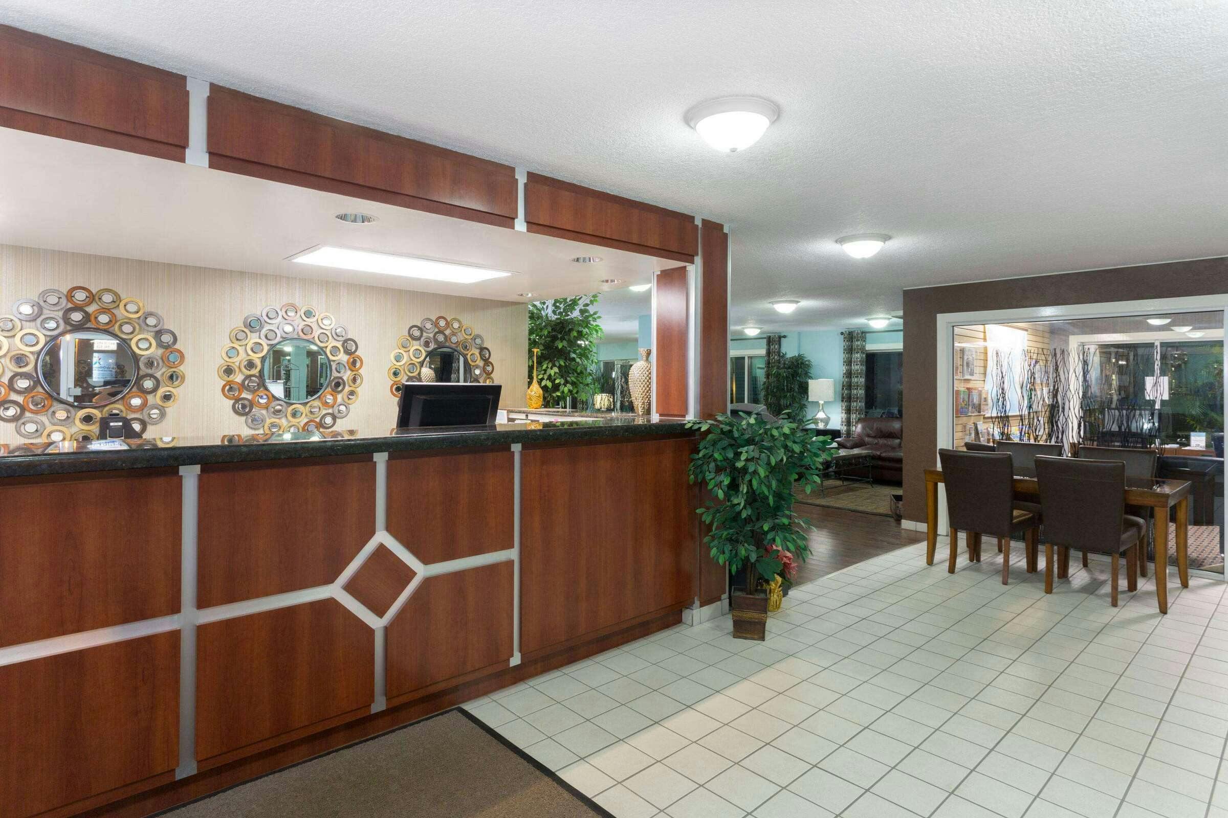 Hotel Days Inn by Wyndham Port Charlotte/Punta Gorda photo 1