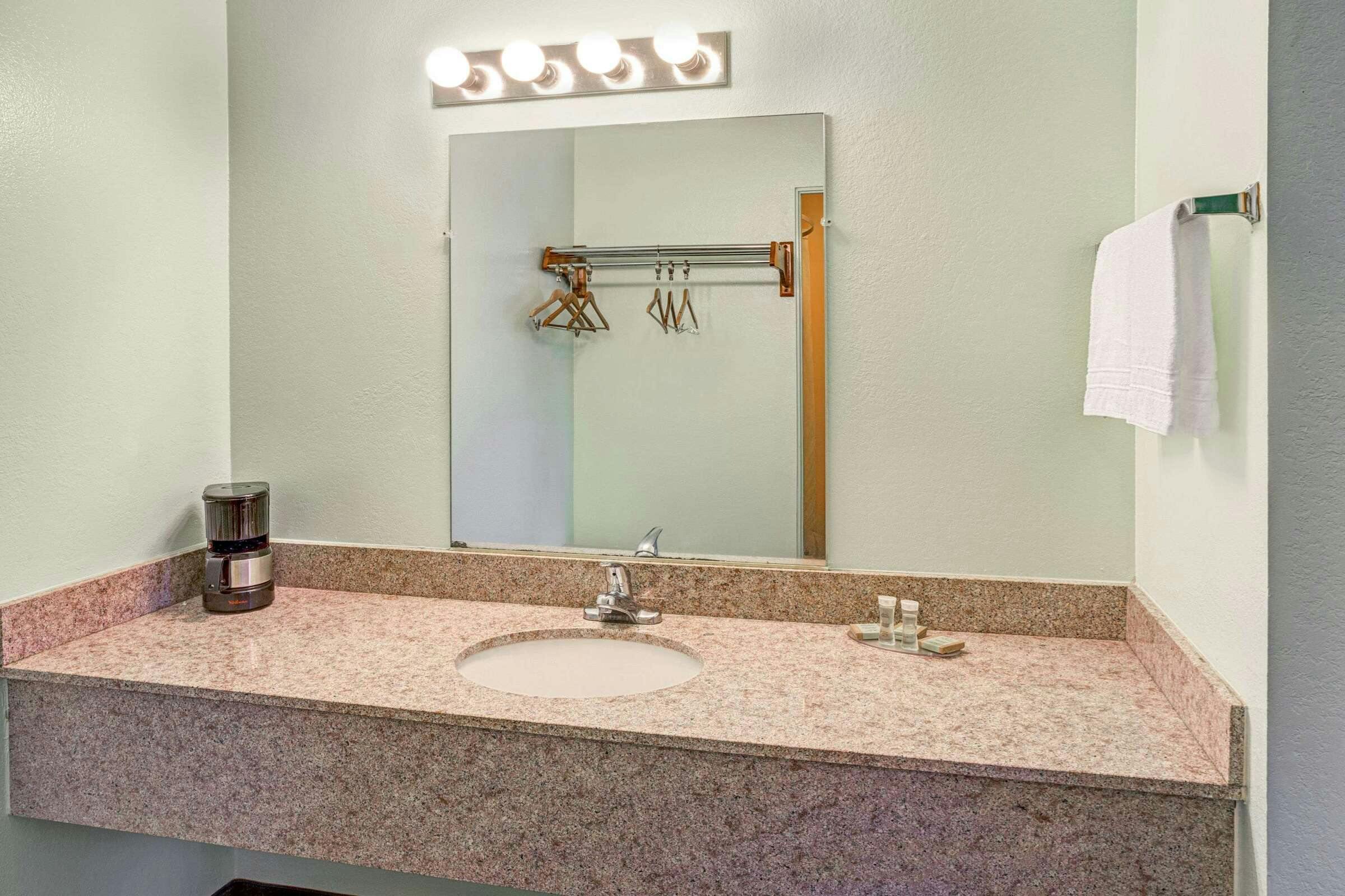 Hotel Super 8 Yreka photo 5