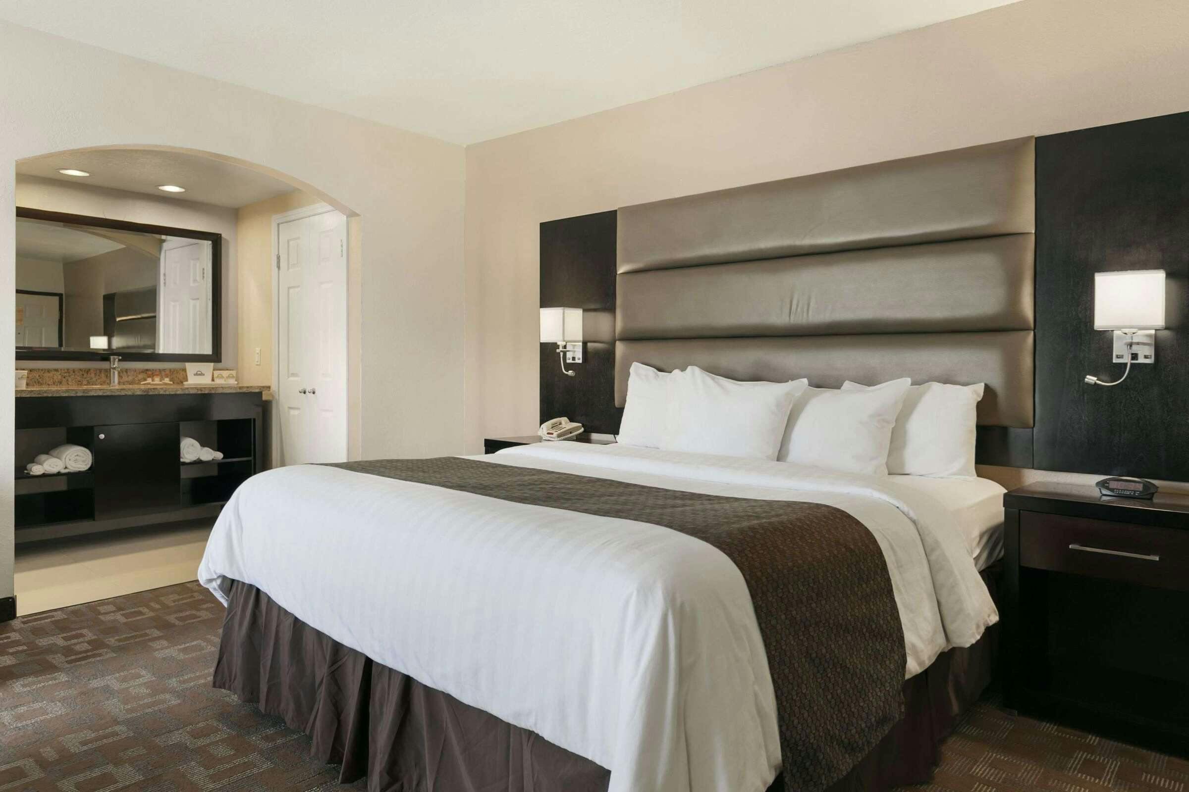 Hotel Days Inn Downey photo 2