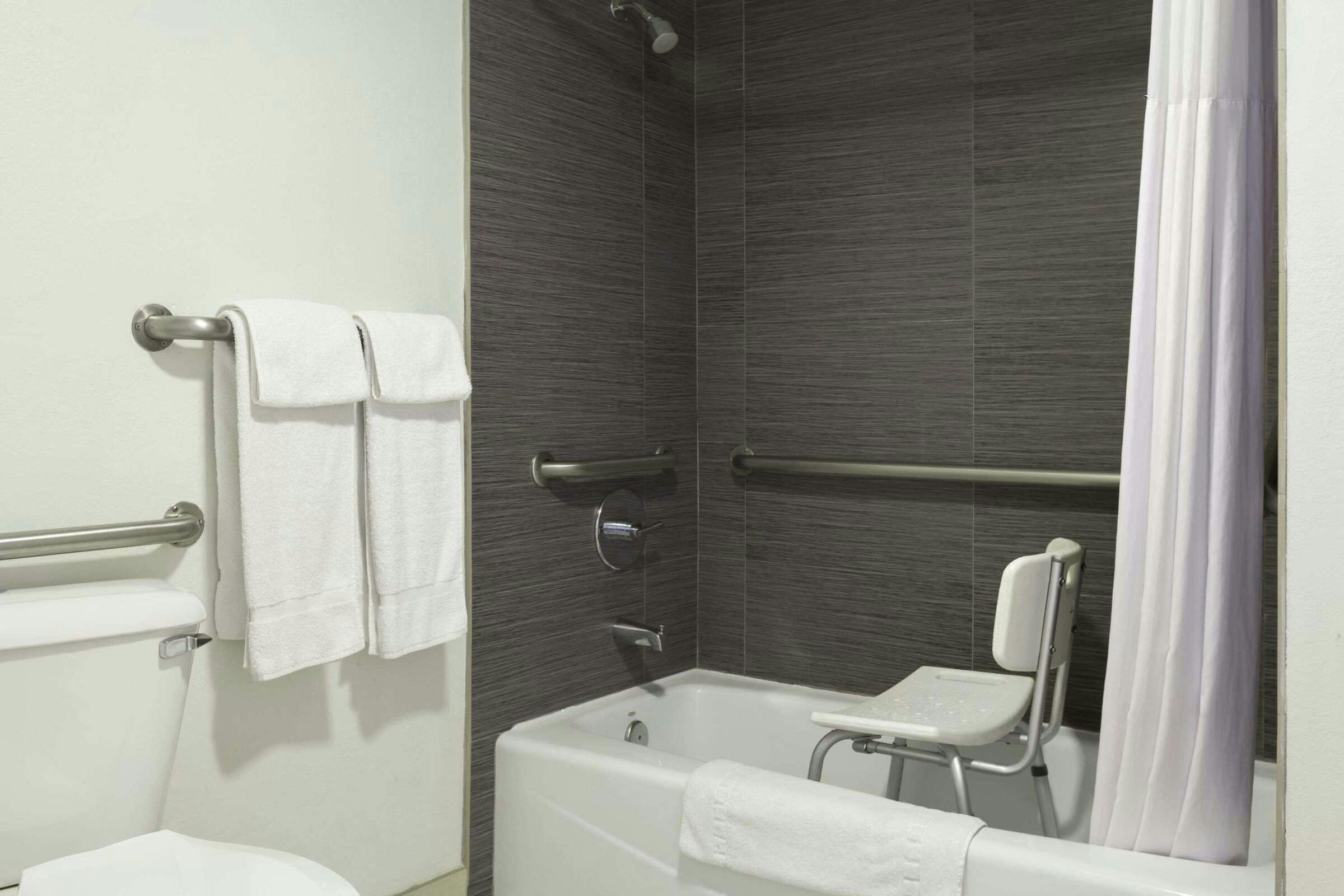 Hotel Days Inn Downey photo 5