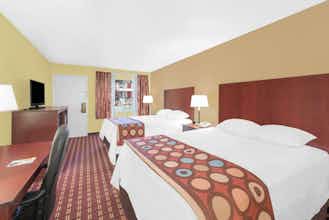 Hotel Super 8 by Wyndham Kerrville TX photo 2