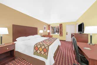 Hotel Super 8 by Wyndham Kerrville TX photo 4