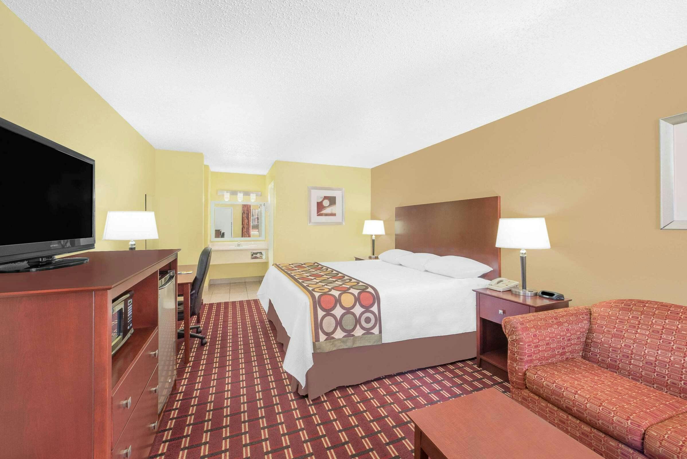 Hotel Super 8 by Wyndham Kerrville TX photo 5