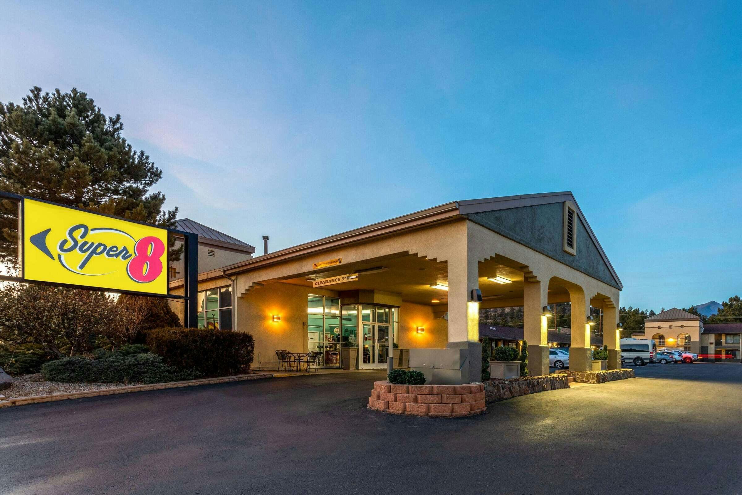 Hotel Super 8 Cnf Ctr NAU/Dwntwn photo 3