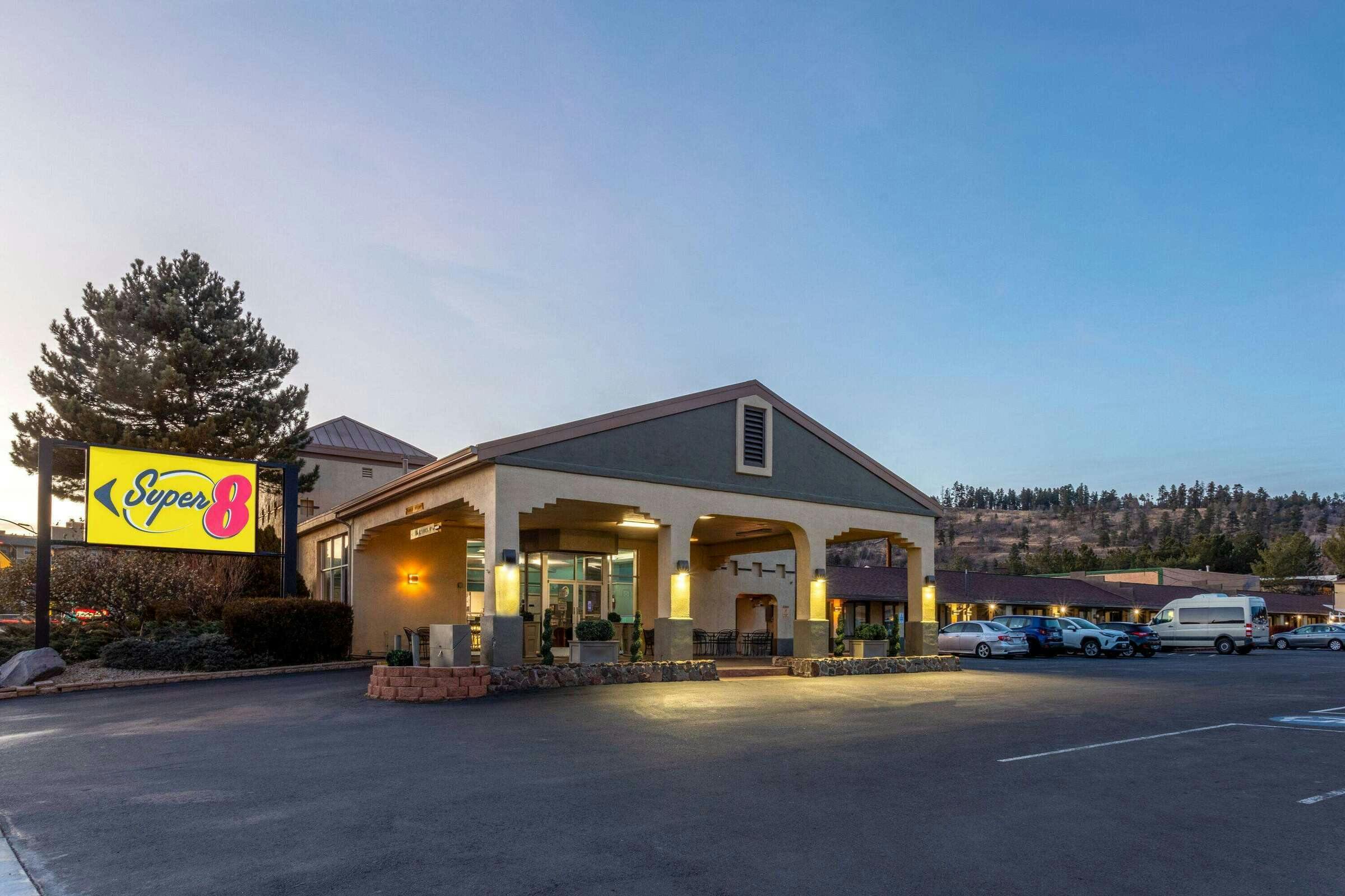 Hotel Super 8 Cnf Ctr NAU/Dwntwn photo 4