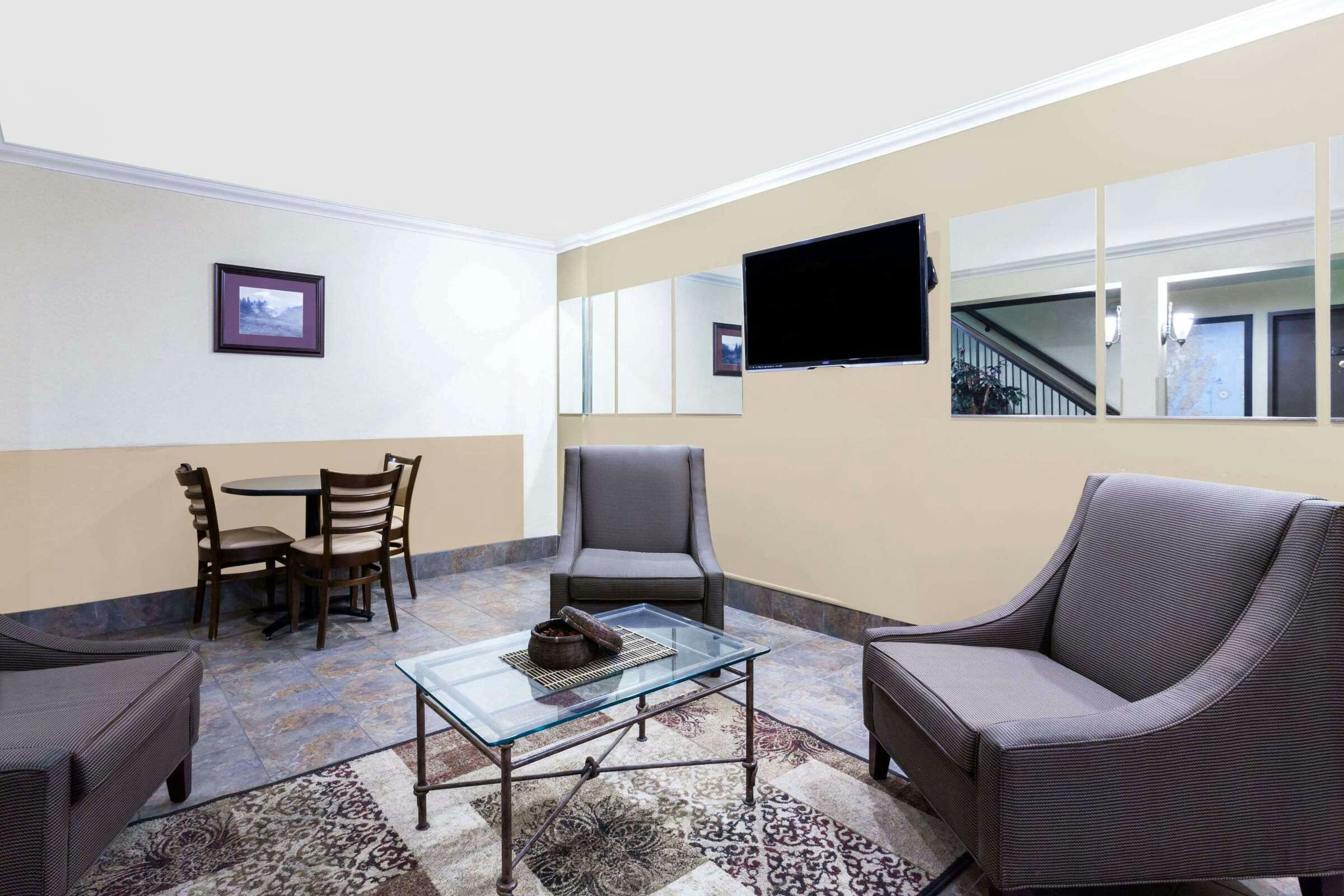 Hotel Days Inn Bellingham photo 2