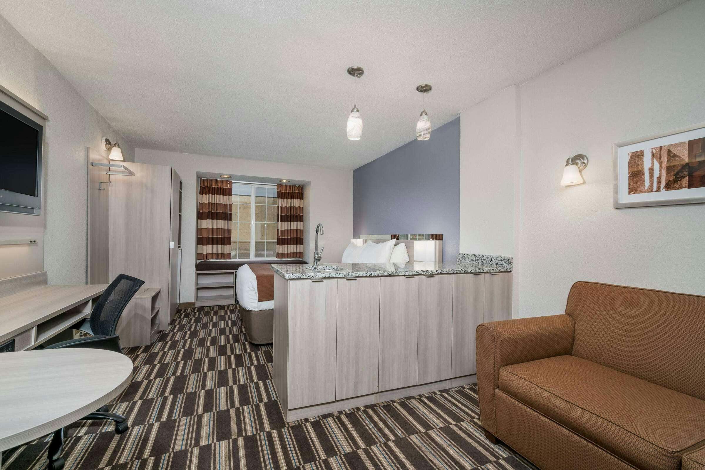 Hotel MTL Rochester N Mayo Clinic photo 4