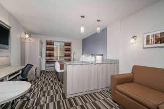 Hotel MTL Rochester N Mayo Clinic photo 4