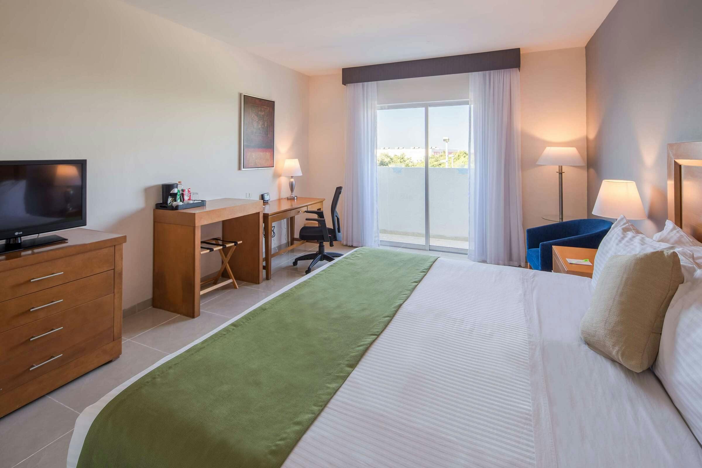 Hotel Wyndham Garden Playa del Carmen photo 2