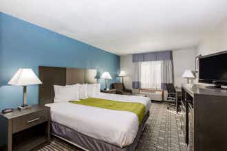 Hotel Baymont I S Pella photo 1