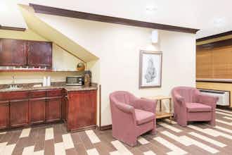 Hotel Super 8 Moriarty NM photo 1